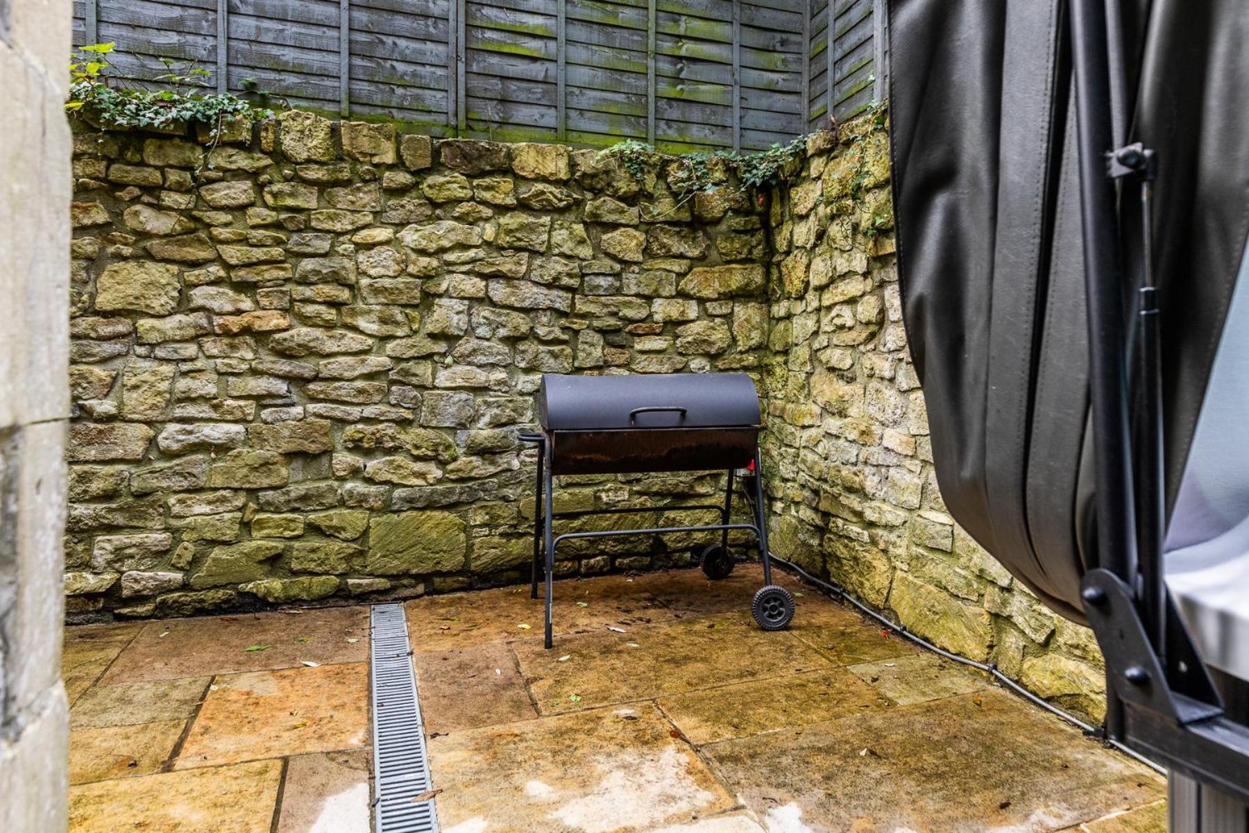 Locksbrook Lodge - Hot Tub - Spacious Outdoor Space Bath Ngoại thất bức ảnh
